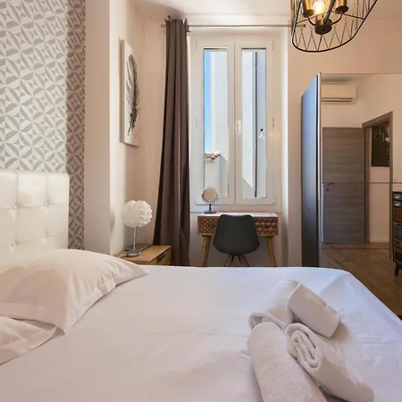 Downtown Walk To Beaches And Croisette Apartamento *