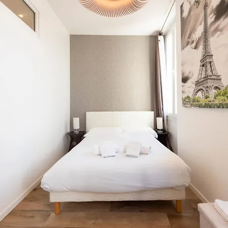 Downtown Walk To Beaches And Croisette Apartamento